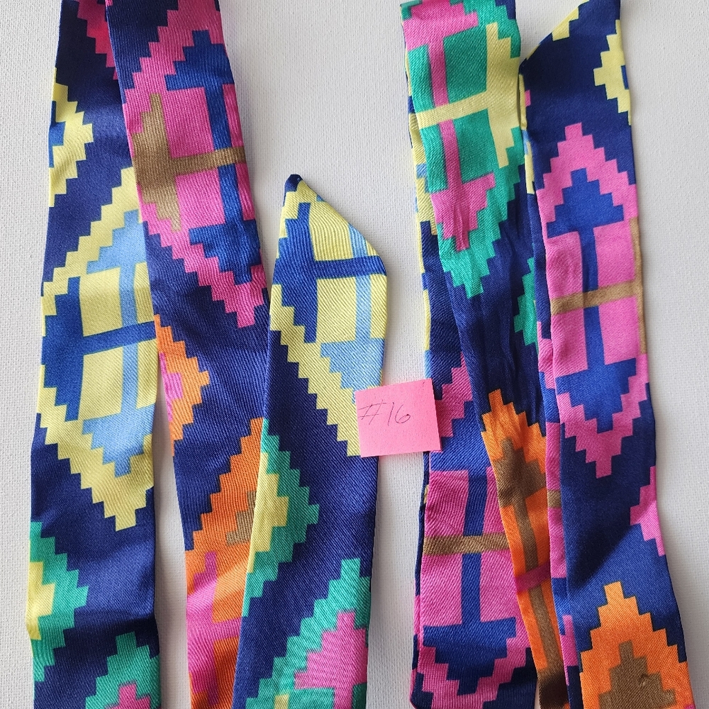 # 16 2 Pc Set Twilly Colorful Geometric Patterned